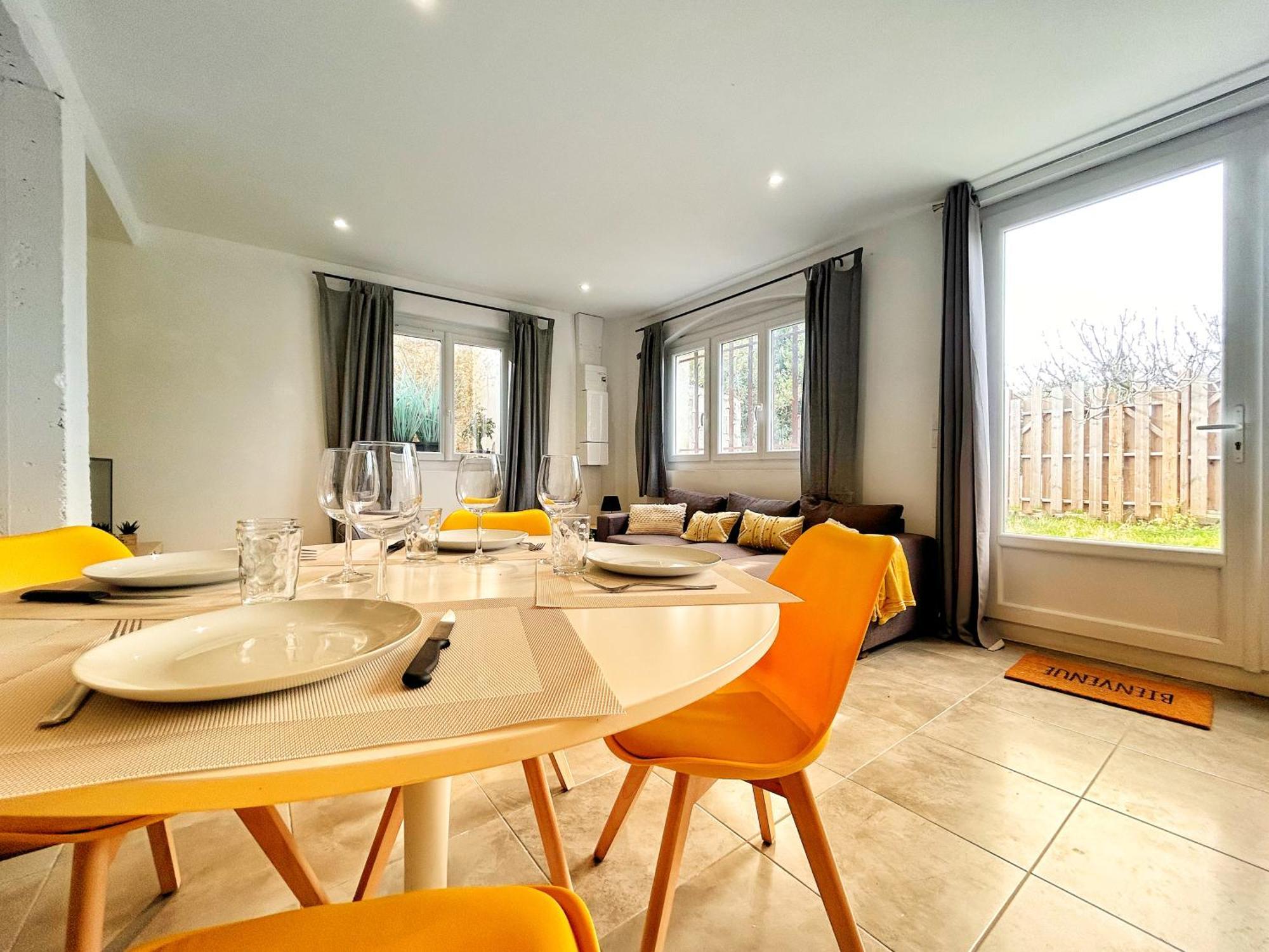 Doux Rouinet Cocoon Apartment Fourques  Екстериор снимка